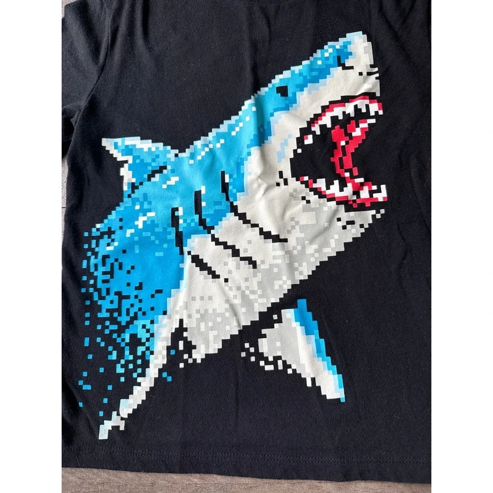 Old Navy Boys Black pixelated Shark Short Sleeve Tee Size 8